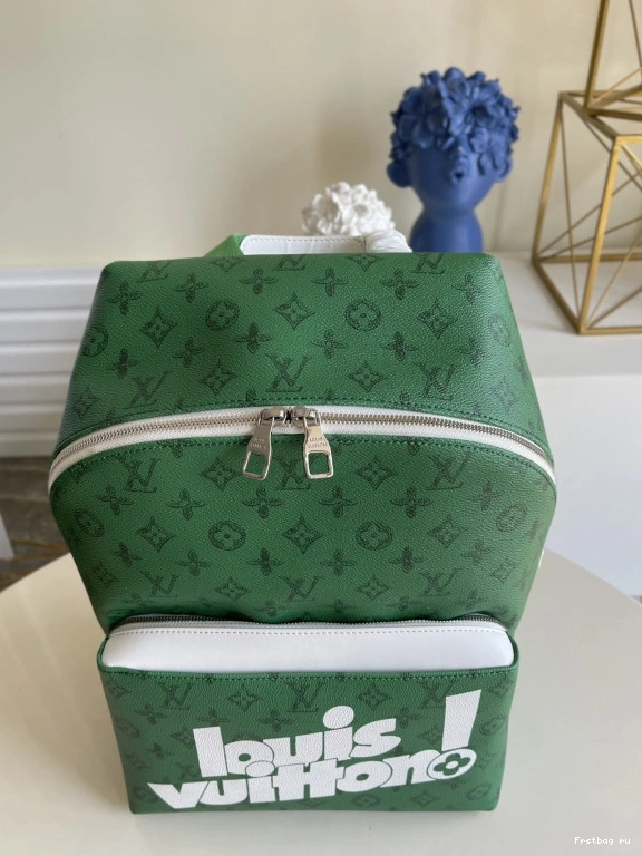 First bag ru DISCOVERY BACKPACK VUITTON LOUIS 0803